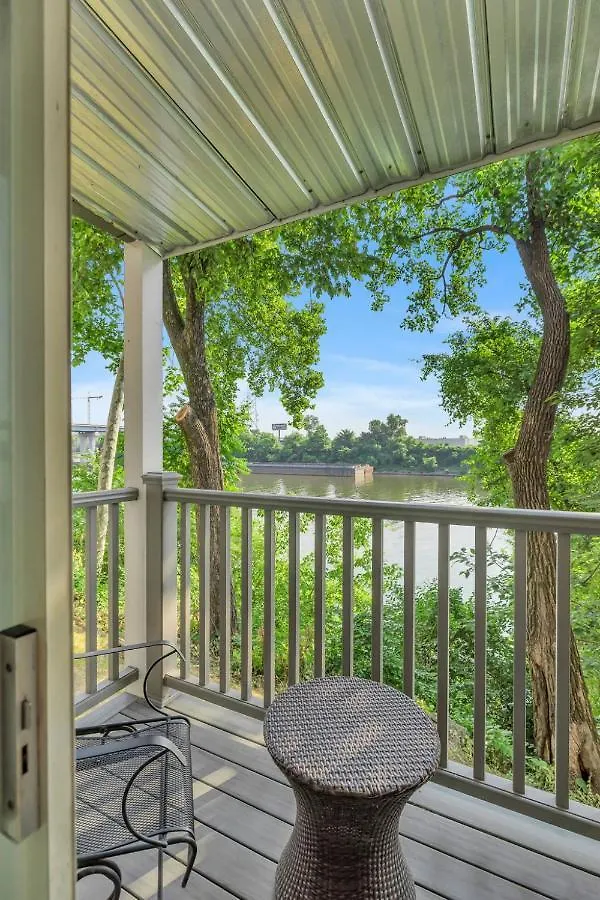 Nash Gold Private Condo - 2Bed, 2Bath, Sleep 6, 25 Min Walk To Broadway And All Nashville Attractions, Pool, Gym Apartment